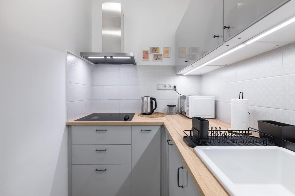 Cute 1Bedroom Center Apartment Прага Экстерьер фото